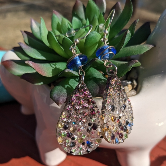 Lightweight Druzy Teardrop Earring Handmade Resin Sparkly Gem Wire Wrapped Blue - Picture 8 of 9